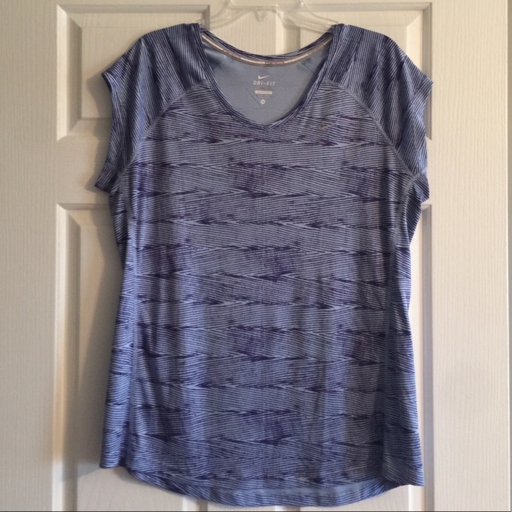 EUC Nike Workout Top